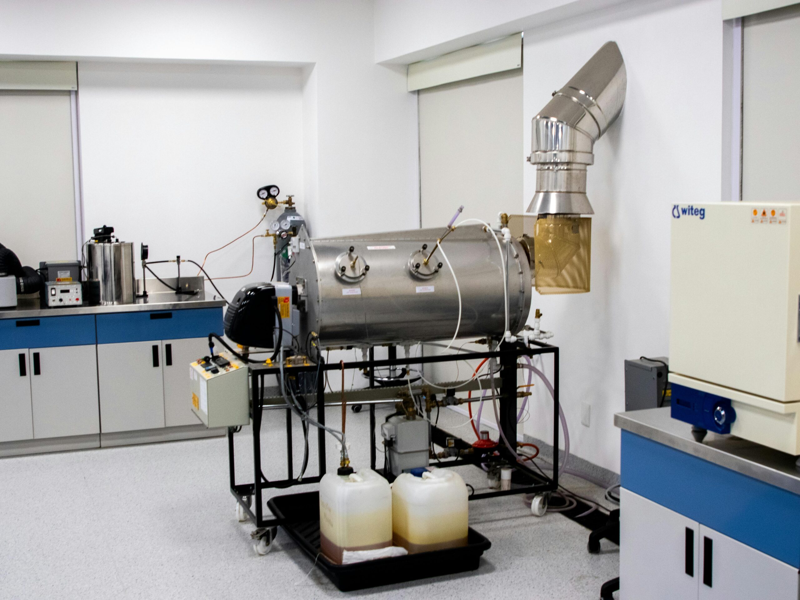 Cleanroom Construction Support: Pipe Fabricators Work Semiconductor Facilities
